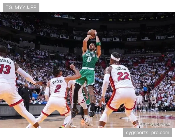 无球跑位成型，班恩比上季三分命中率提升